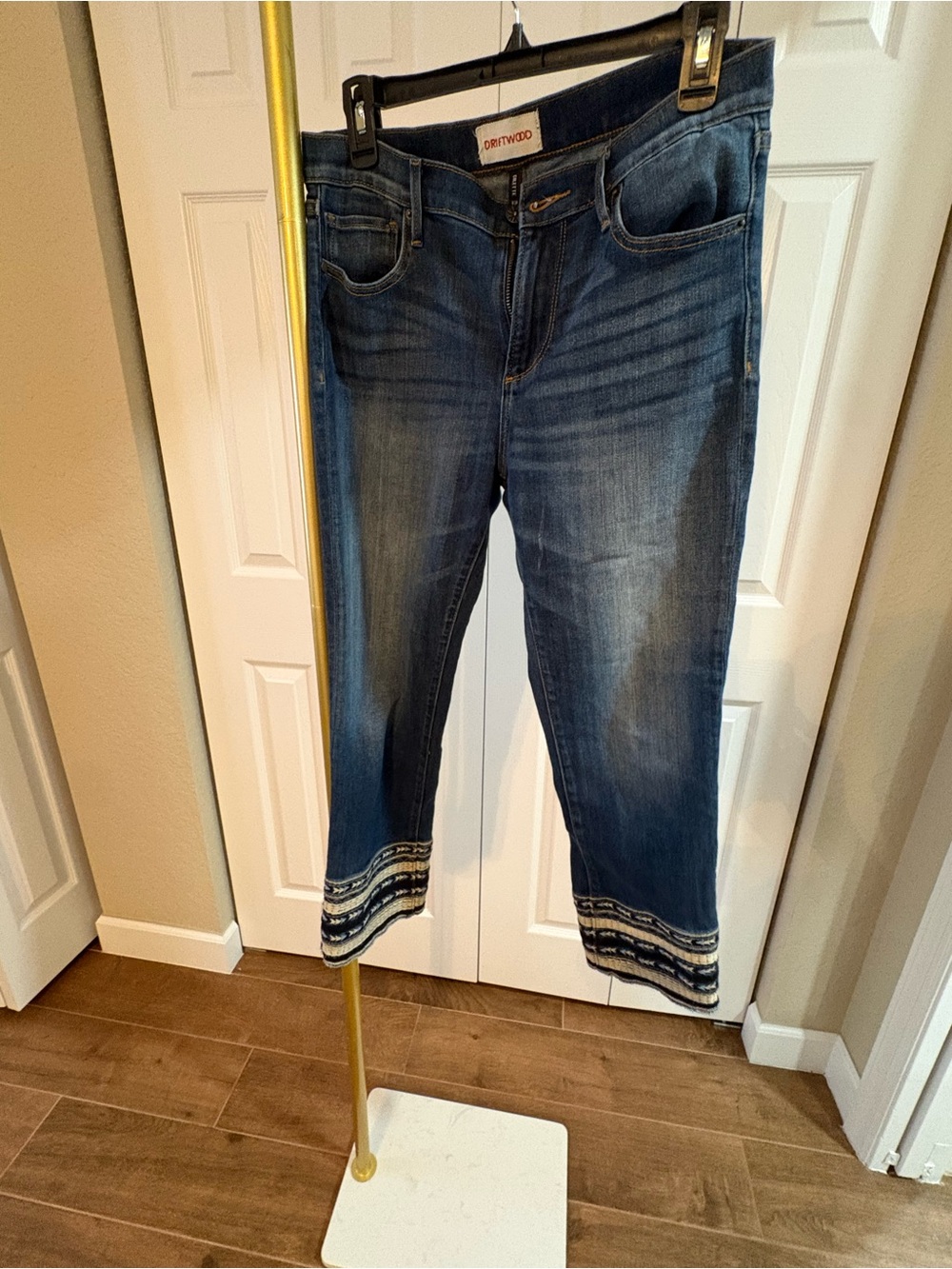 Driftwood Jeans Colette Dark Wash Embroidered Hem Jeans Size 28